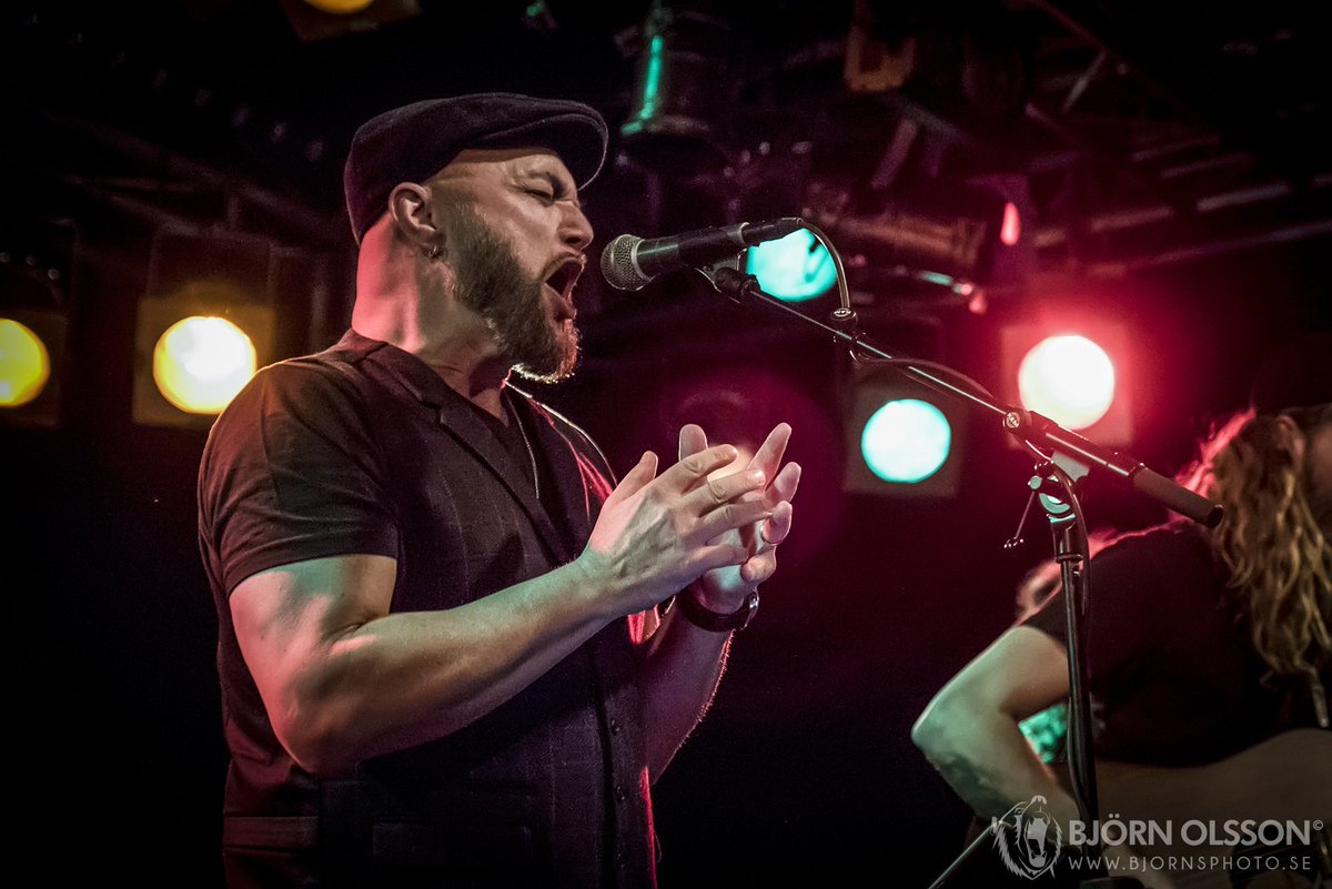 bjornsphoto's tweet photo. Geoff Tate at Reto Bar, Malmö, yesternight! @geofftate
More pics: https://t.co/kSQ7jxiRbR
#geofftate #retobar #acoustic #concert https://t.co/3xcr6Moo8R