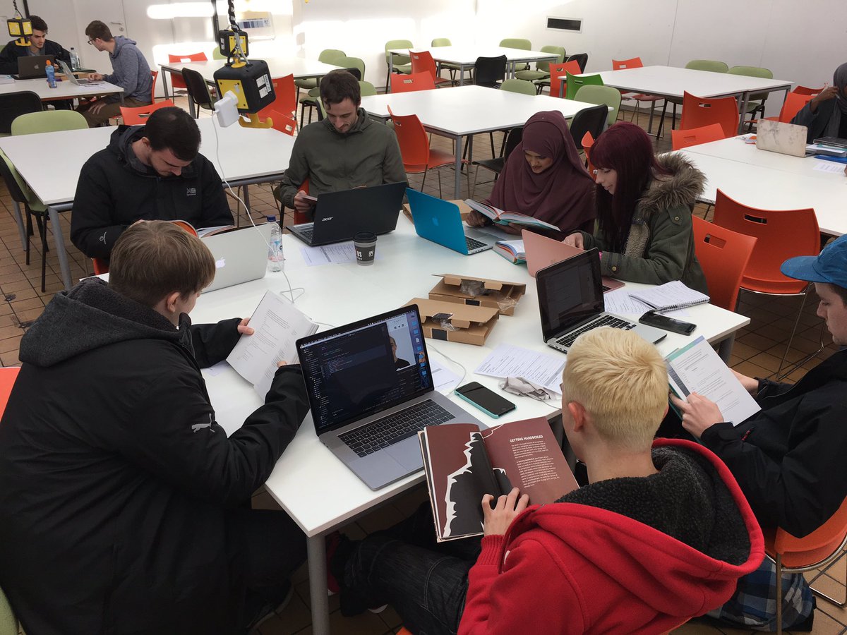 eskins's tweet photo. Whole class goes @Malarkey reading crazy! #bookdonations #webstudents @DigInnMMU https://t.co/A0s7sJguG8