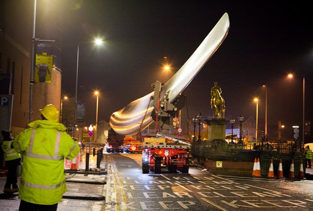 MortimerMammoth's tweet photo. So, that's where my missing tusk ended up.
(I'm still not sure why everyone thinks it's part of a wind turbine though)
#Blade https://t.co/2aGG8jJkff