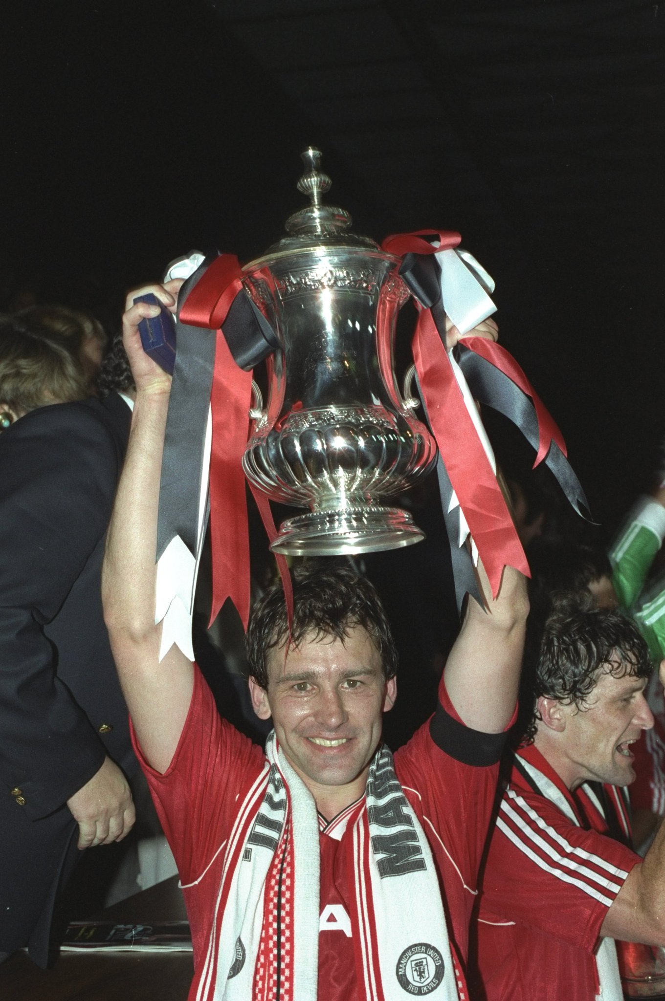 We wish a happy 60th birthday to legend Bryan Robson. 