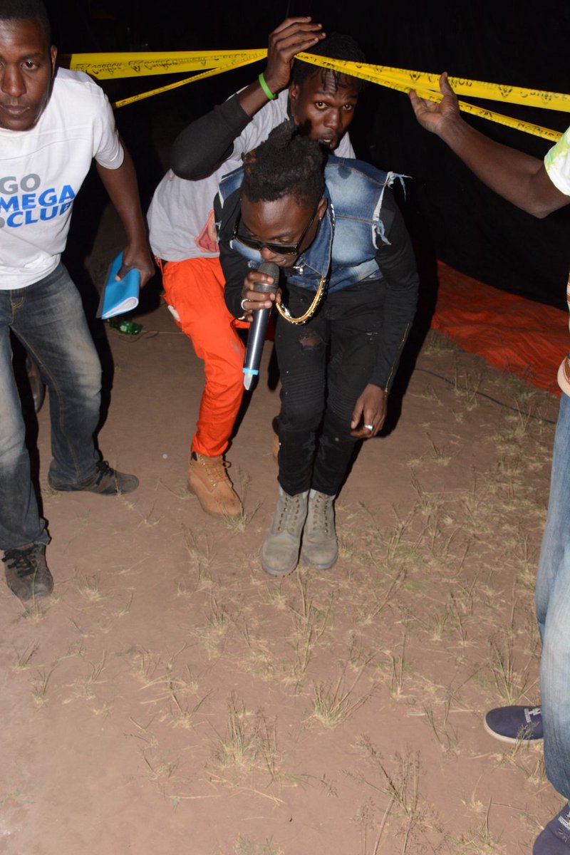 adamLamar_'s tweet photo. Aganaga Lights Up Arua Club Mega Fest
https://t.co/9kIBubjXoR
#wgMUSIC
#wgENT https://t.co/bP8oJikCB6