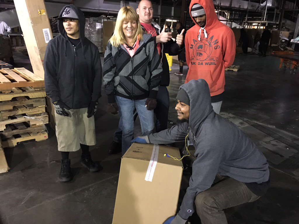 VanslateK's tweet photo. Amazon lift lower demo https://t.co/wJVXqBPhYY