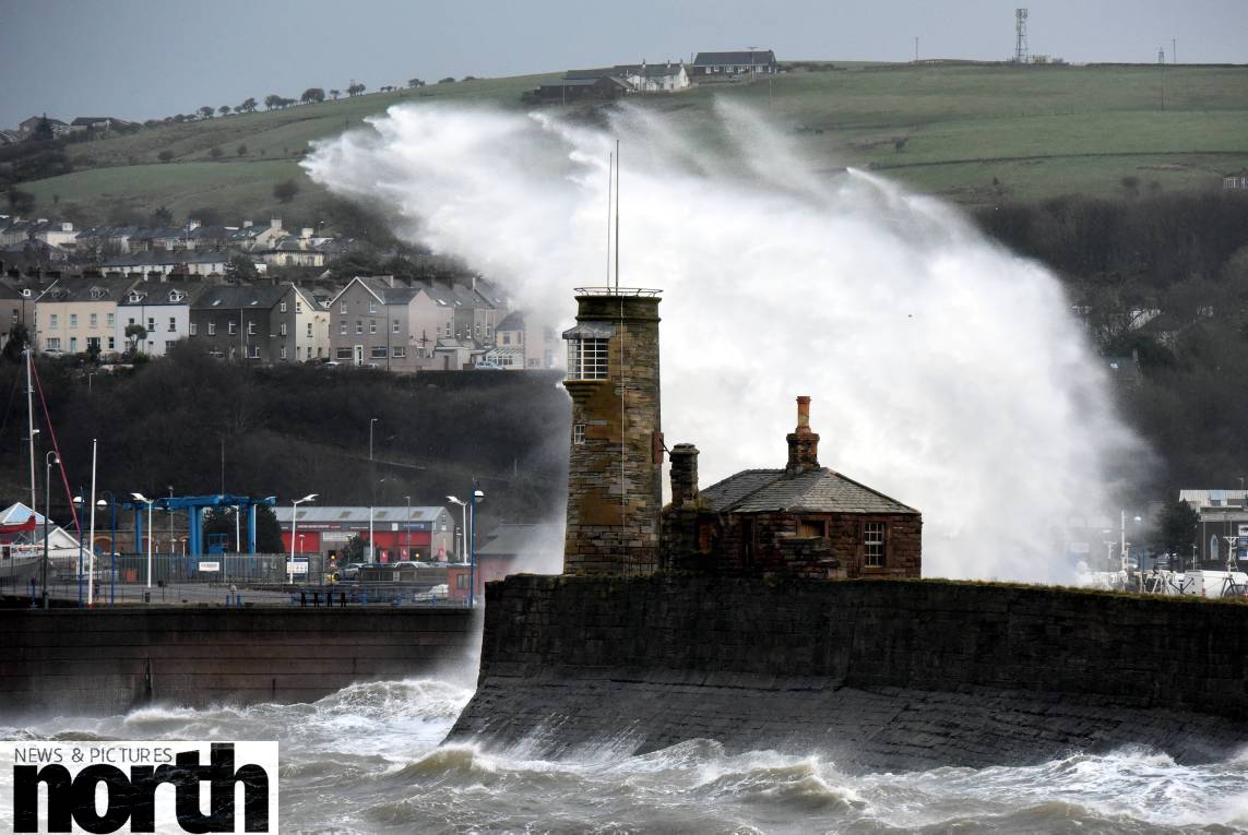 EXPLOSIVE seas in Whitehaven, Cumbria this morning where Ive been capturing the storm with no name #windy #Stormhour