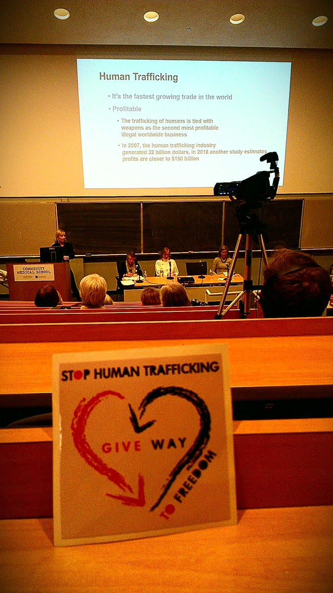 greenbirdspirit's tweet image. #HumanTraffickingAwarenessDay 
Jan 11th Call 211 in the USA for help. Together we can end Slavery. #UnityofMankind