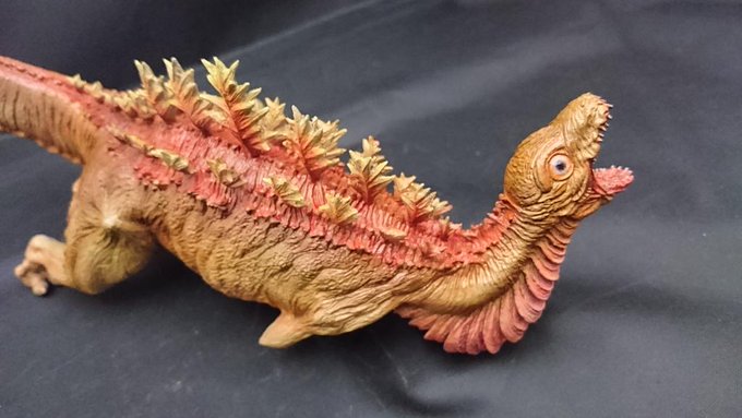 เหล่าผู้ผลิตโพสข้อมูลทวิตเตอร์โปรโมทฟิกเกอร์ที่จะนำไปแสดงในงาน Wonder Festival 2017 [Winter]