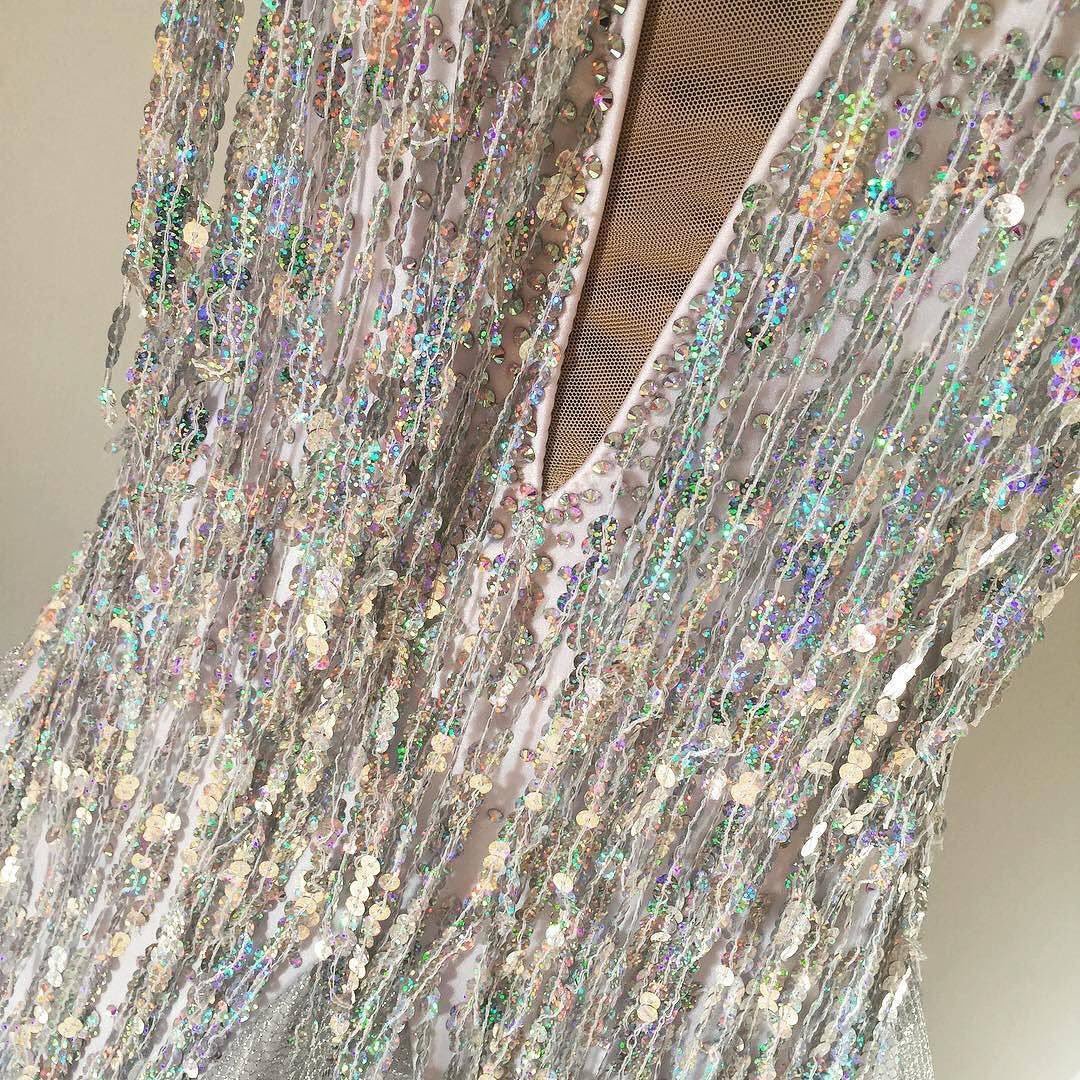 AmeliePetrillo's tweet photo. This is like a close up of a snowflake.. #ameliepetrillo #snowflake #design #blingbling #dancesport #silver https://t.co/8s0uAYxTwu https://t.co/XKDWV1hrna