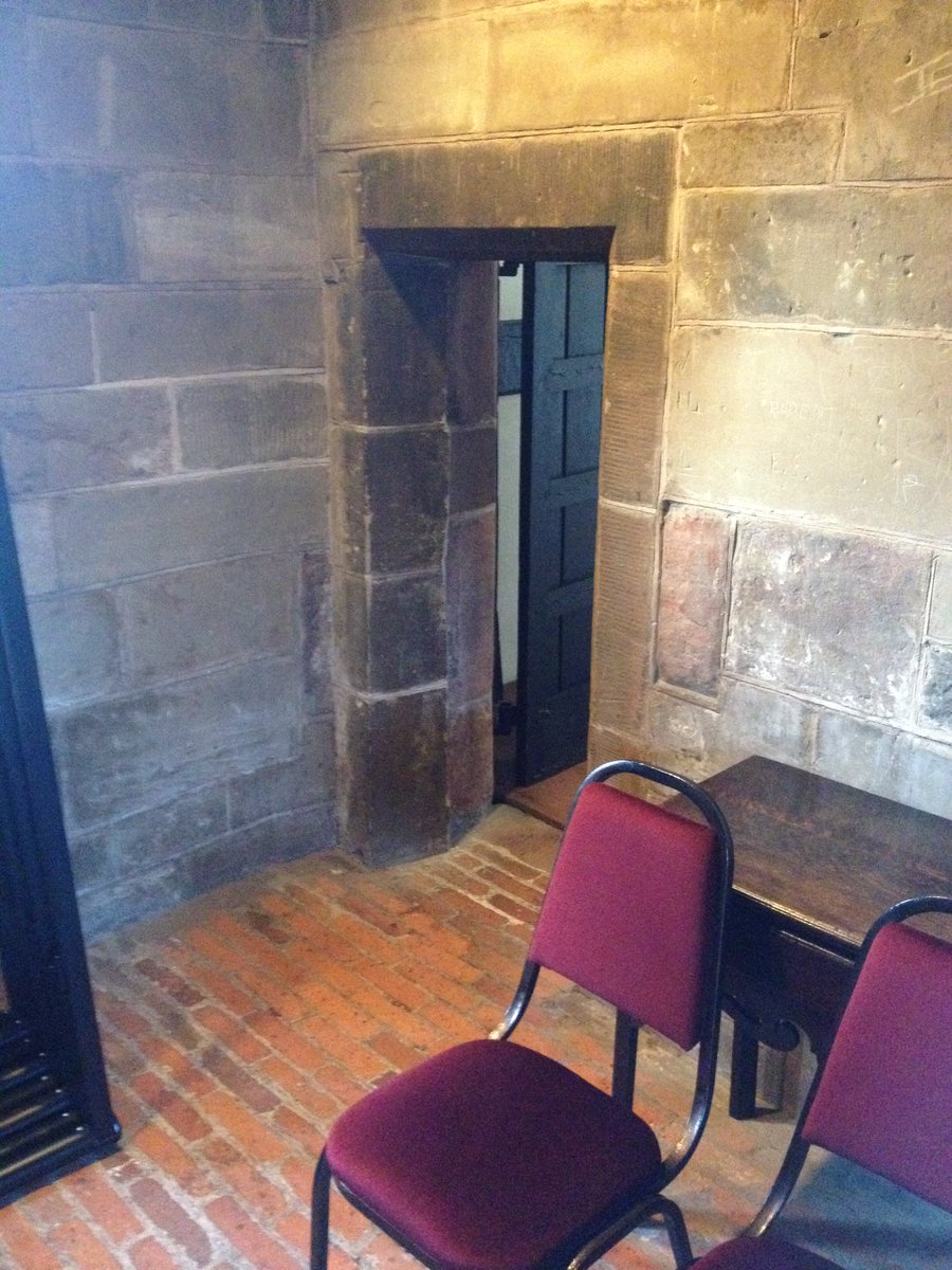Mickey_Mayhew's tweet image. The room allegedly occupied by #MaryStuart during her 'stay' in #Coventry at #StMarysGuildhall #MaryQueenofScots #Tudor #ElizabethI