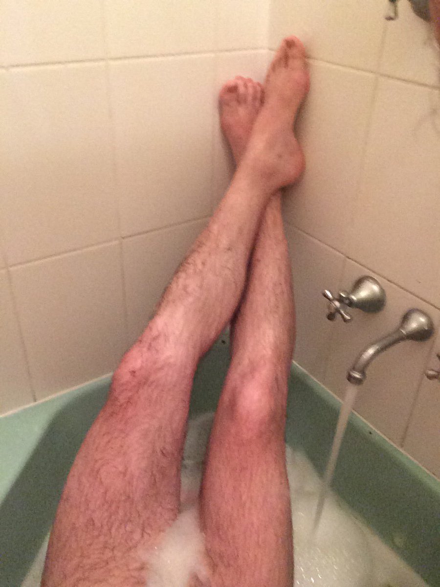 Christo30366089's tweet photo. @L0L0Lady @bythebipodcast let the bath photos begin! https://t.co/0MZxcuIvMi