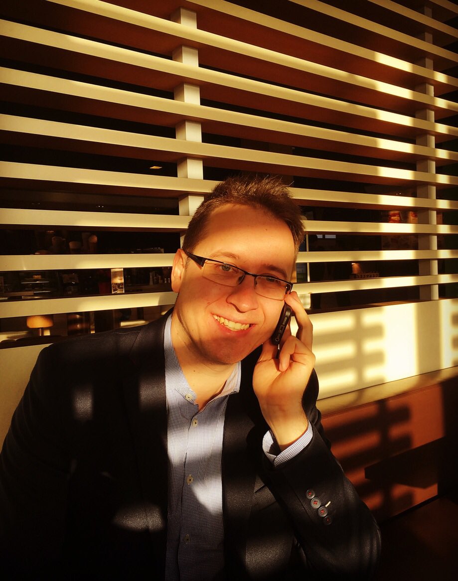 lifeatsquiz's tweet photo. Building relations with clients is not about talking but listening. @SquizPL #selling #sales https://t.co/gpbQrzpLqA