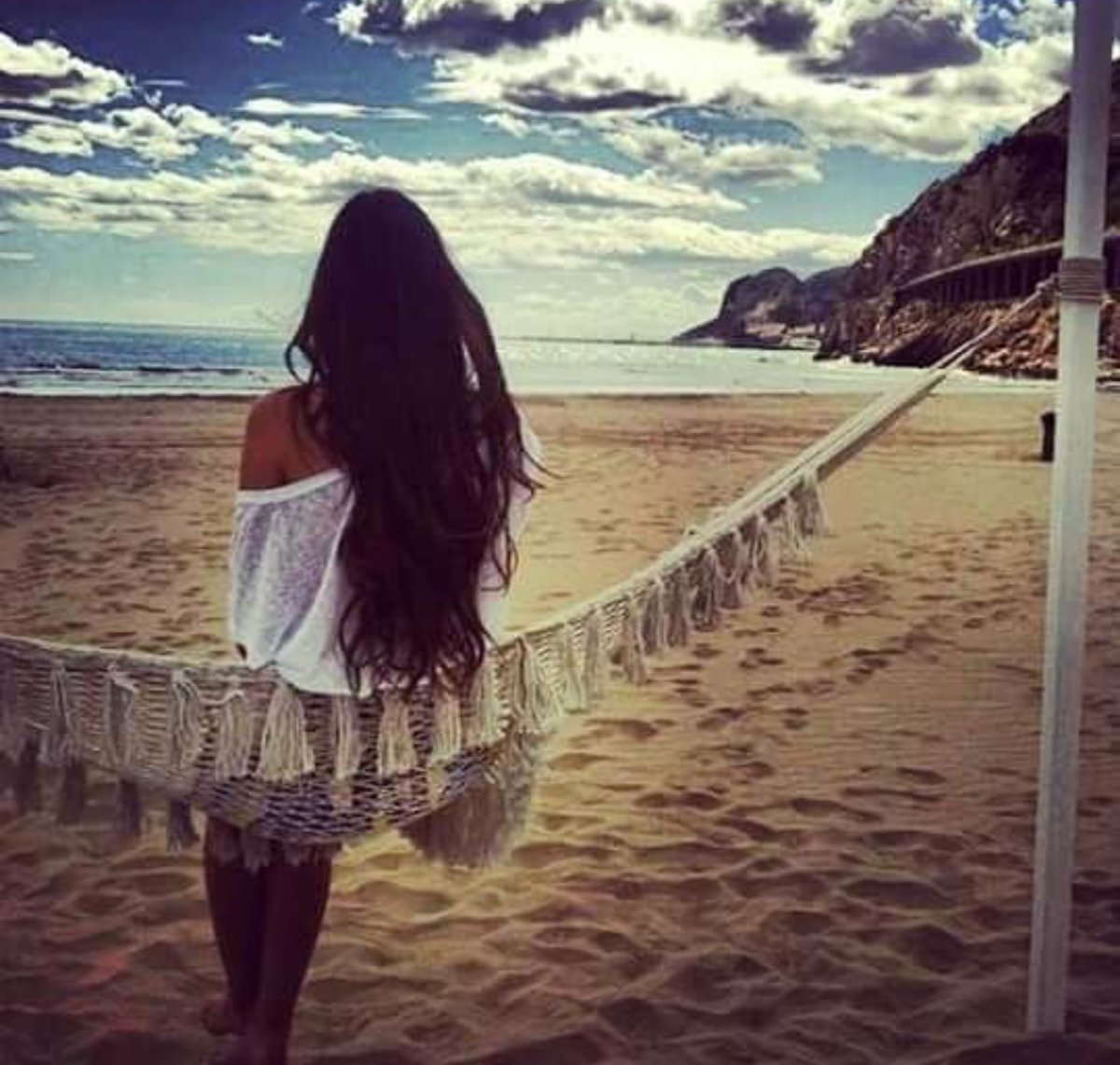 Lidia_rol_'s tweet photo. Lidia Torrent
Fiestera
Enamoradiza
Rol Libre 
Bienvenidos a mi TL
RT https://t.co/hJyudsnV97
