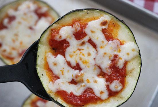 bobfischer100's tweet photo. Zucchini pizza bites...get full recipe at https://t.co/TSEI2y1y9R
#slowcookerrecipes
#smoothierecipes
#souprecipes
#veganrecipes
#recipes https://t.co/CwvVJZL5Pg