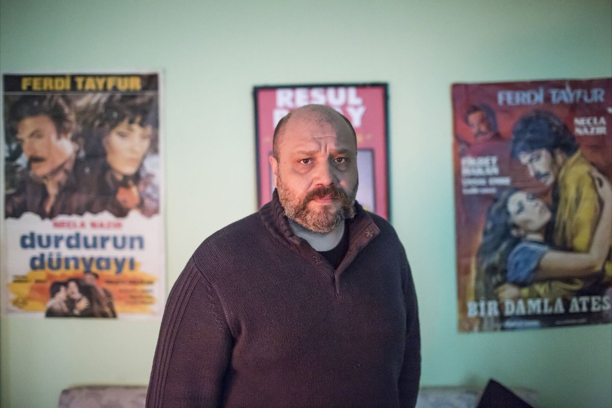 "Kötü gidiyor her şey. 'Bundan daha kötüsü olamaz' diyorum, oluyor..." 

Leyla ile Mecnun
