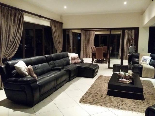 Neo_Estates's tweet photo. Stunning 4 bedroom house for sale at R5 450 000 in #TheIslandEstates, #Hartbeespoort. Info: https://t.co/xja6HelU2u #home #property #house https://t.co/CH319ApcPK