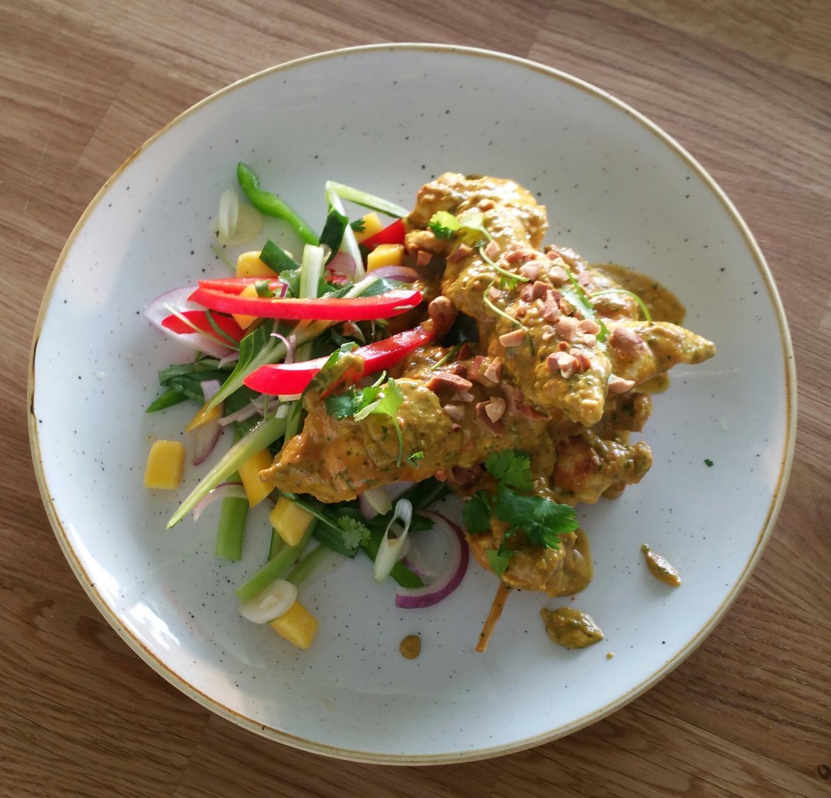 TasteCheshire's tweet image. #RecipeoftheWeek yum yum #KingPrawnSkewers #SataySauce #SamElliot #EasyPeasy
tastecheshire.com/recipes/2017/0…