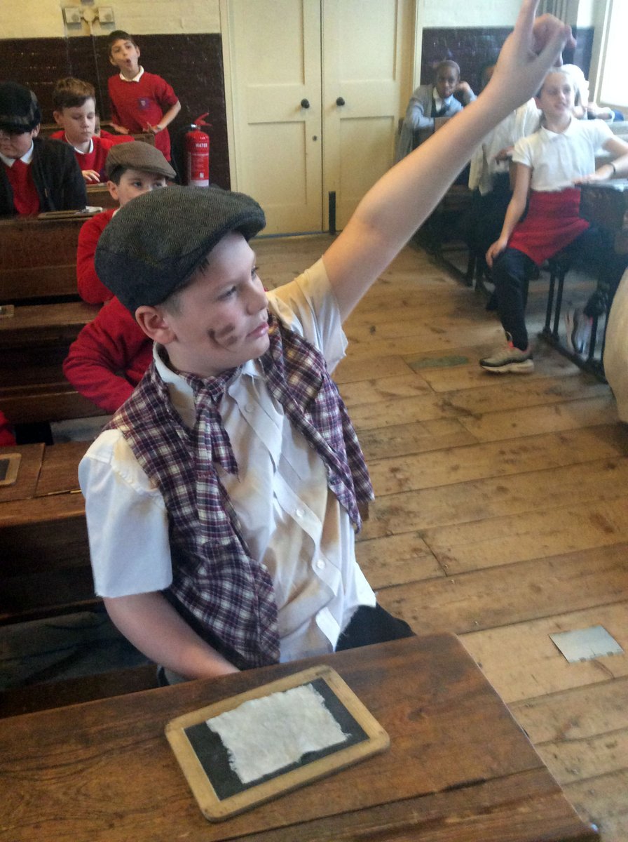 Redriff_Primary's tweet photo. #Year5 experienced what it was like to be a pupil in the Victorian era @RaggedSchool #raggedschool #victorianlesson https://t.co/Ik44EMLaMS