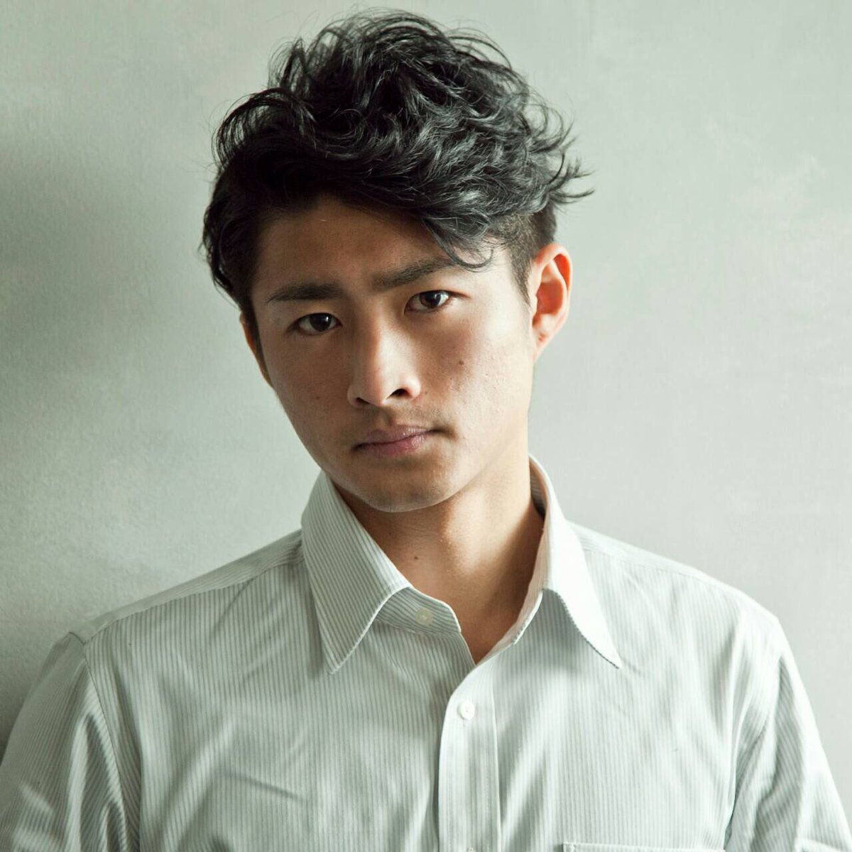田中 翔 男らしいビジネスアップバング パーマで作るアップバングスタイルは大胆な刈り上げが男らしさを出すクールなスタイル T Co Zmkx5eocny Hairmeup Hybrid ショート ビジネス 全顏 田中 翔 男らしいビジネスアップバング パーマで作るアップバングスタイルは大胆な刈り上げが男らしさを出すクールなスタイル T Co Zmkx5eocny Hairmeup Hybrid ショート ビジネス 全顏