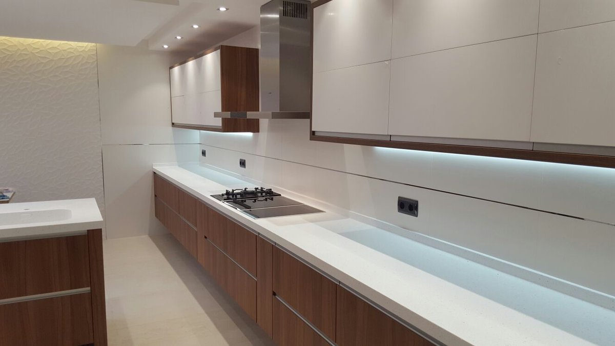 ar_solidsurface's tweet photo. Encimera de cocina realizada en Hi—macs color Ice Queen. #himacs #cocina #diseno #interiorismo #arquitectura #arsuperficiessolidas https://t.co/W7E41pQ45f