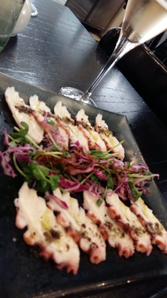 sommelierBDFM's tweet photo. Variedad de tiraditos y sushi en #MPalermo con Brut Nature @BodFinDelMundo perfecto acuerdo @ChrisVommaro https://t.co/Mfv8PWyZdO