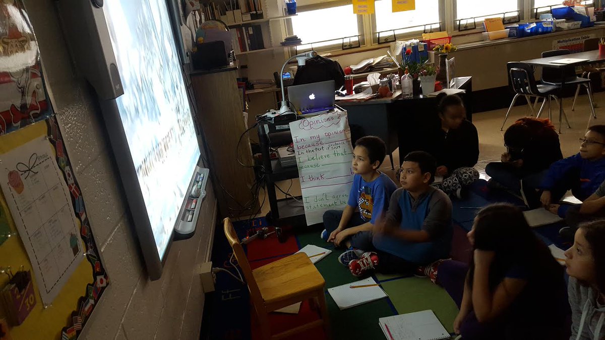 BilResource's tweet photo. 5th graders comparing &amp; contrasting with @DiscoveryEd.  Thanks Tech Team for sharing this resource with us. https://t.co/tNEX5k5ALs