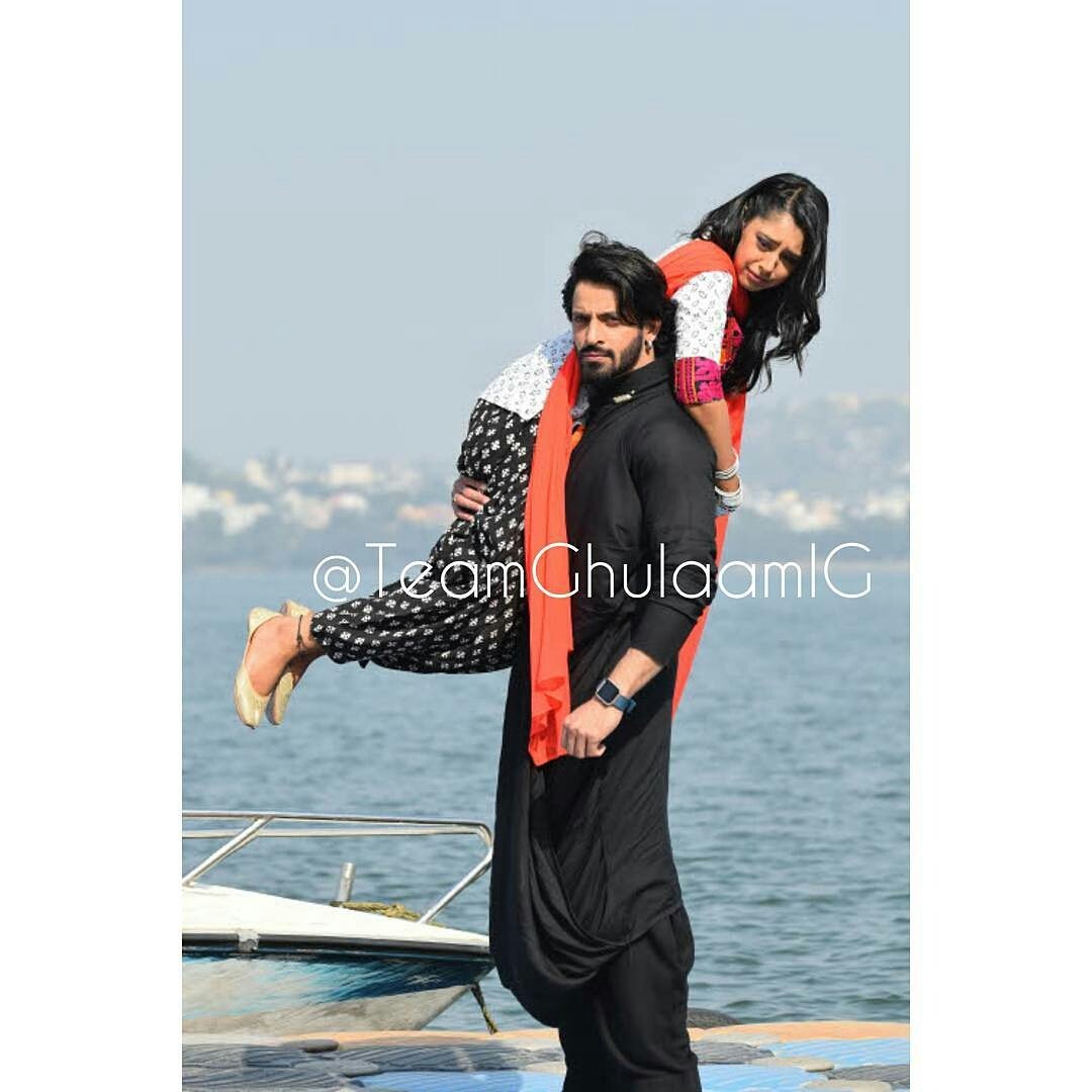 nitifanmily's tweet image. Our cute lil @niti_taylor with the very handsome @VikkasManaktala 
Pictures from today&apos;s promotions 
PC : teamghulaam-ig