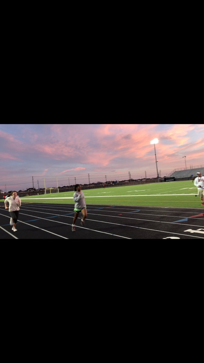 BraswellTrack's tweet photo. Braswell Track getting after it with morning workouts.                              Don't get Out-Worked #braswelltrack #speed @iam_cjb3 https://t.co/2q1wifPN4p