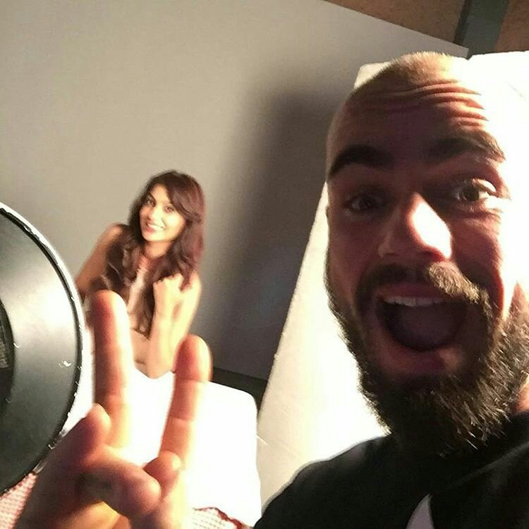 _bkumkum's tweet photo. @sritianne 😻👌😘💕 #firsttvc #haircampaign #hairandmakeupbyhurelflorian [ Pics Credit: Florian Hurel ] #SritiJha #Pragya #KumkumBhagya https://t.co/wuHLbblZmw