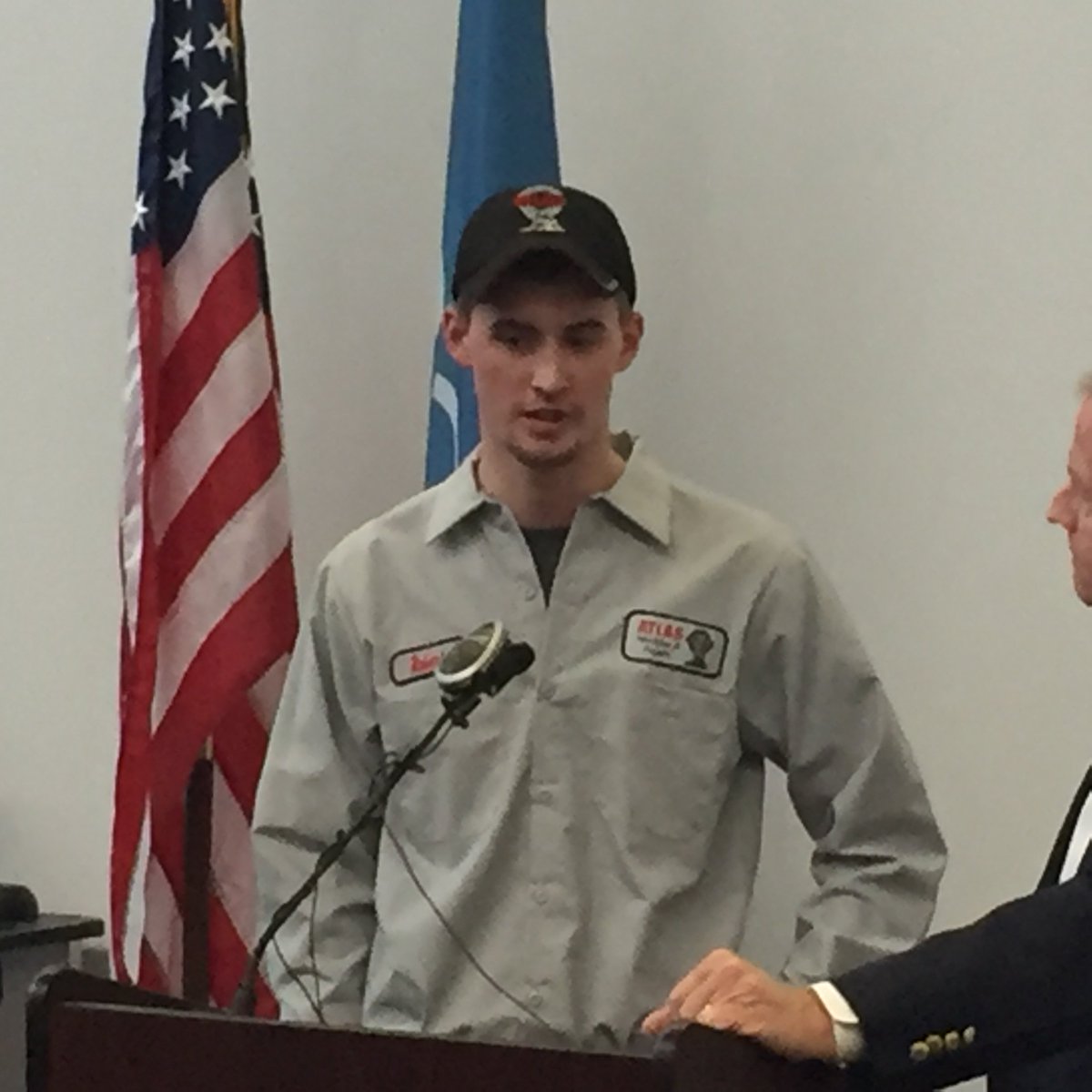GordonWAVE3's tweet photo. #TechJobsTraining Breckinridge County's Robert Williams : $60K at age 22 as machinist. "You'll always have a job.@ https://t.co/EE0m519K2i