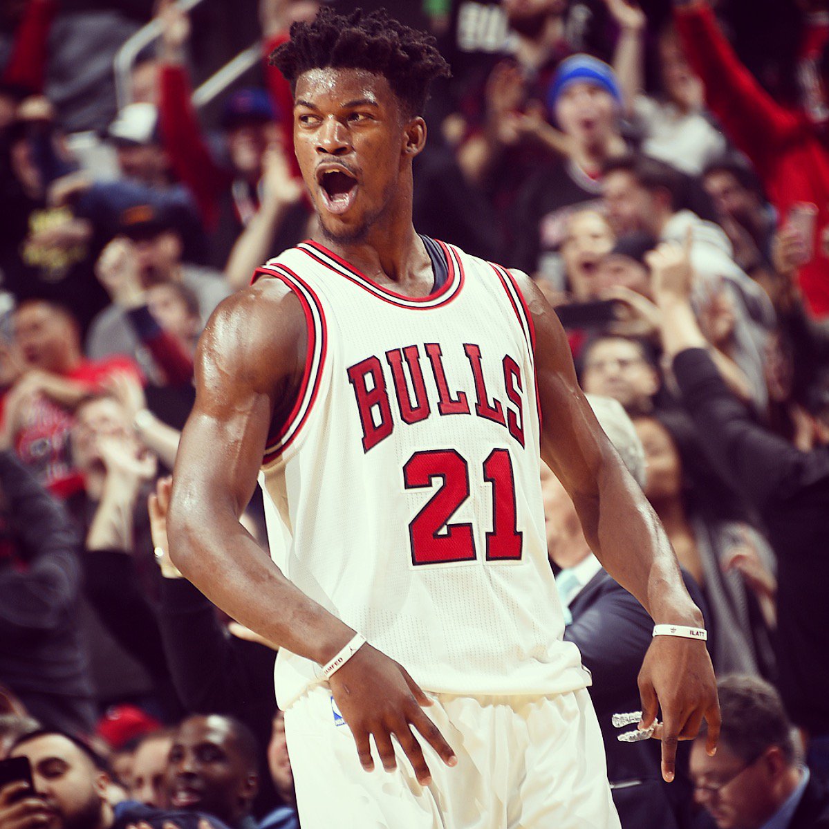 1 RT = 1 VOTE  Come on #BullsNation, let's send @JimmyButler to the All-Star game! #NBAVote https://t.co/FCD2oAaQAW