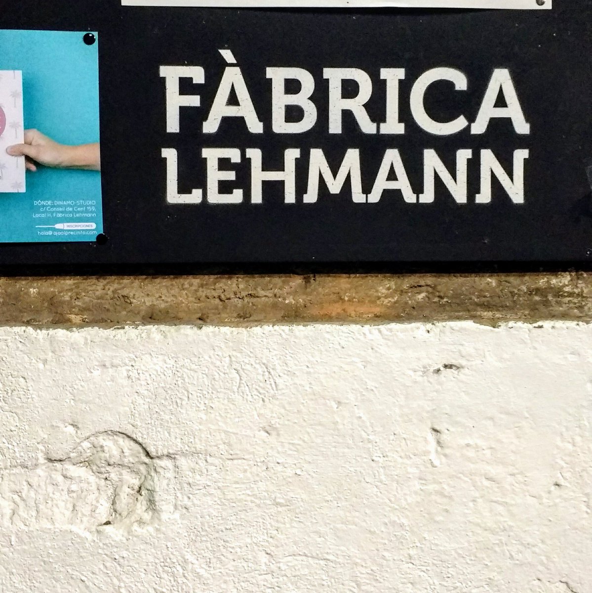 desdevic's tweet photo. Moltes gràcies a @ricardespelt y @antonigr  de @ideograma por la visita a @fabricalehmann y por el #crowdbook . Enfrente compas @straddle3 https://t.co/NodalgEmzy