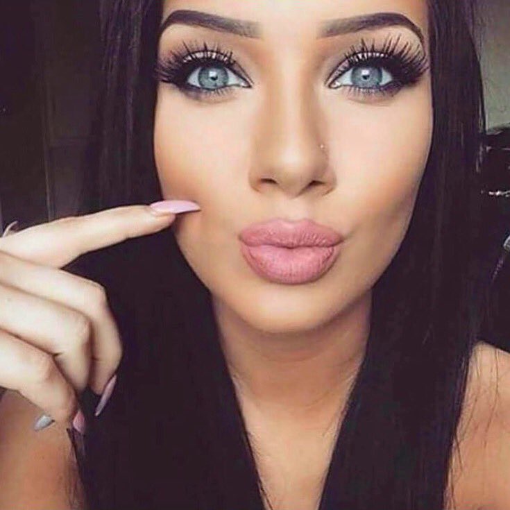 lashesbymina's tweet photo. The new REFORMULATED 3D MASCARA is now available!All natural lashes😍 #makeuplover #wakeupandmakeup #beautyblogger #mascara #eotd #beatface https://t.co/Omd87JDLp7