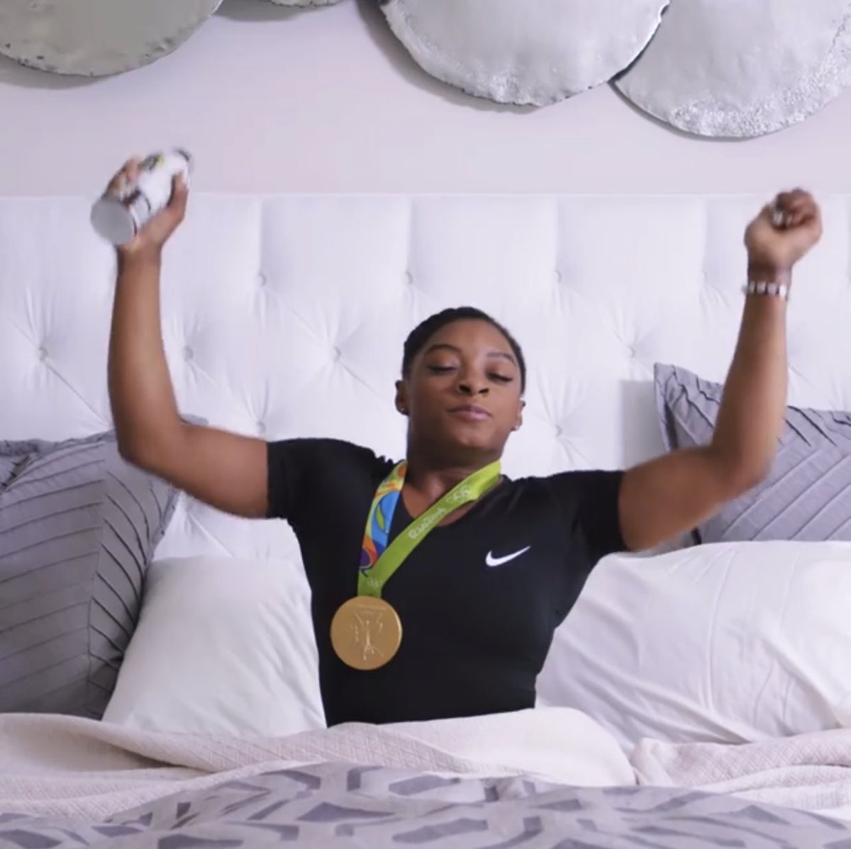 PhillipsCo's tweet photo. #HappyHumpDay! Olympian #SimoneBiles loves waking up to our #galvanizeddiscs in #silverleaf. Take it from a pro! 👍🏼🤸🏿♀️🏅 @simonebilesfans https://t.co/yBOFs4cbki