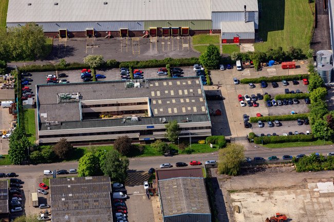 SingerVielle's tweet photo. Multi-Let #industrial & #Office #investment #Swindon, £1,250,000, stc, 12.7% NIY, £35 per sqft #CapitalValue: https://t.co/jEjm2zEKPp https://t.co/2PMIp1SYrz
