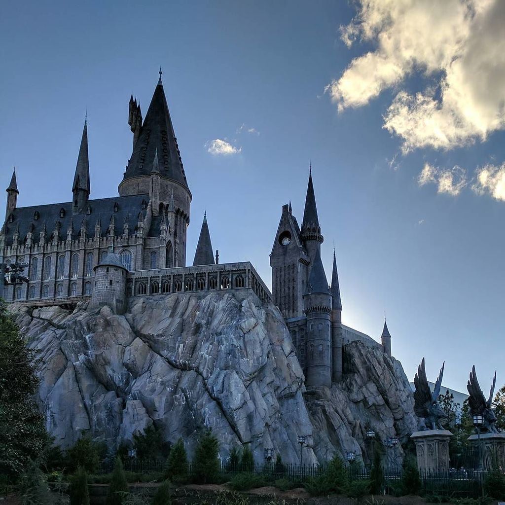 TheGoProBro's tweet photo. #hogwarts #UniversalStudios #harrypotter https://t.co/7QDmI1QwZw https://t.co/dTUE3LxS4E