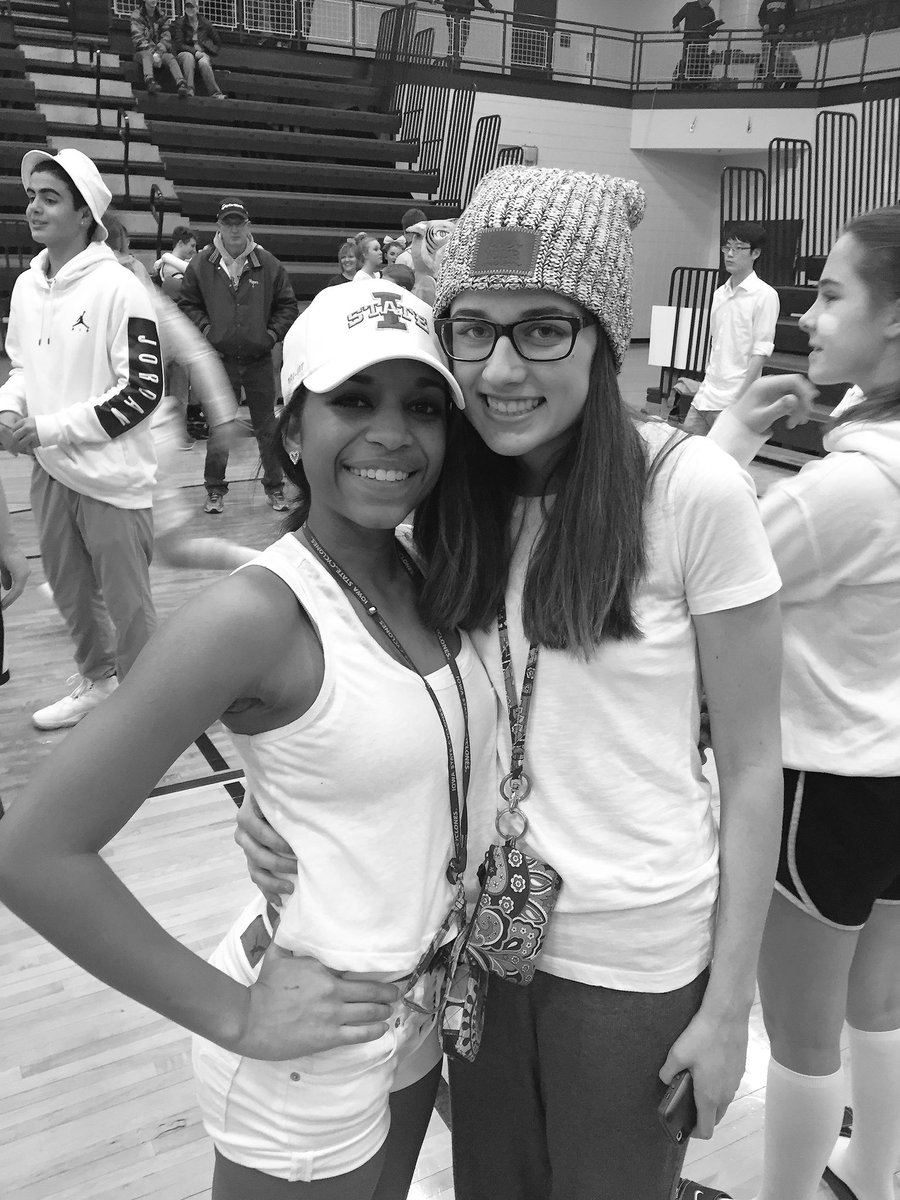 mariahmarg1's tweet photo. To the girl that owns more sweatpants than anyone I know 😉 H16BD to THE @AbigailMagliano aka momma mag😘 have a bomb day, love you 🤑💓 https://t.co/uTJhMvG9lG