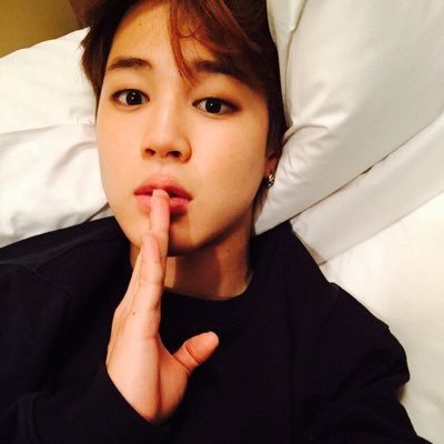 jimin_sex_twt_'s tweet photo. @  ＿
寂しがり屋の構ってちゃんの朴智旻飼ってみない？？
気に入った人には監視と嫉妬と独占欲もついてくるよ、甘えたりするかもね。
素直じゃないから素直にさせてみてよ
あといちゃいちゃしたいな〜
愉しい事しようよ〜

#RTしたbotとペンを迎えにいく https://t.co/LdeL8iRtR9