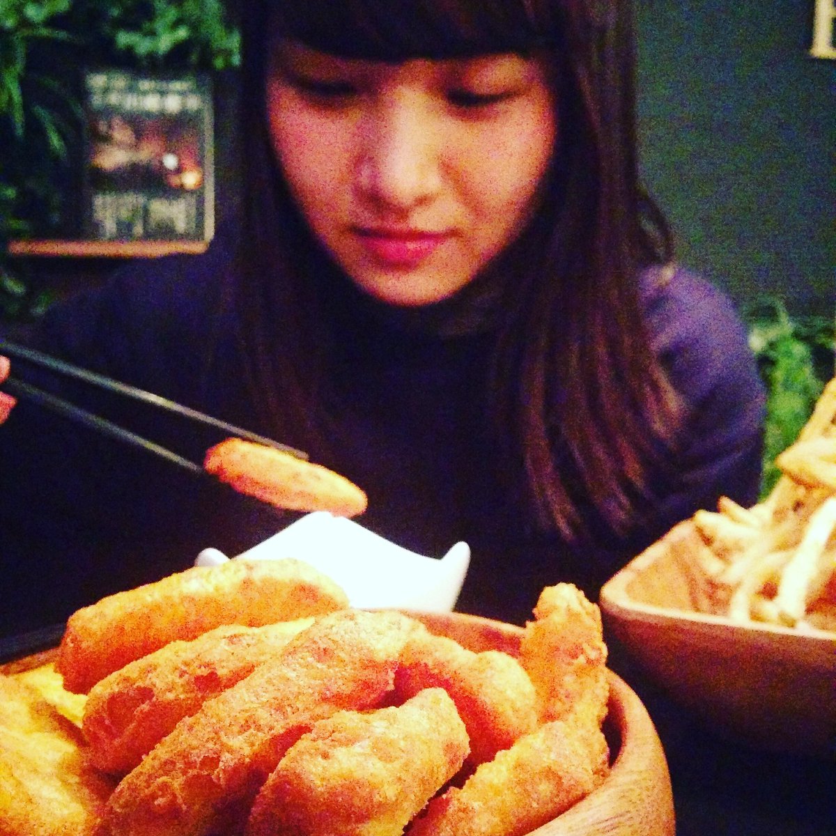 StartbarANPOOLs's tweet photo. ナゲット大好き♥

さきちゃんです(´・ω・｀) 

#渋谷　#bar #１人　#桜丘町 #サッカー #貸切り https://t.co/woZ94LZTN9