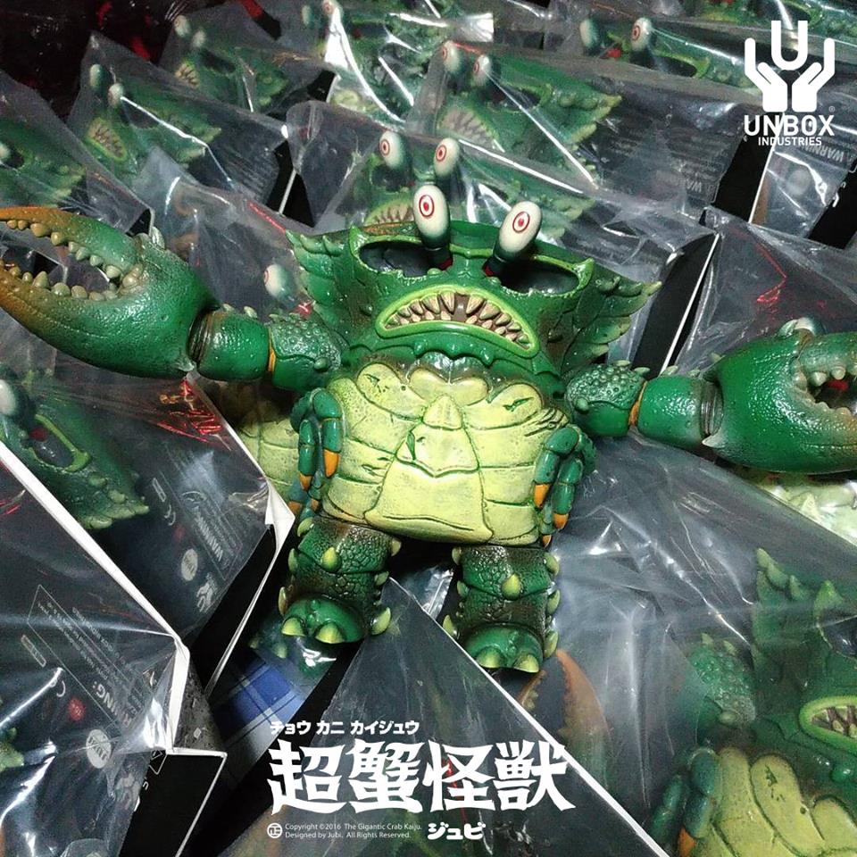 jubiyang's tweet photo. 発送中
#超蟹怪獣 #tokyocomiccon2016 #東京コミコン #toys #sofubi #vinyltoy #sofubitoys #softvinyltoy #kaiju #怪獣 #ソフビ #designervinyl #sofvitokyo https://t.co/hPGhf7SxrP