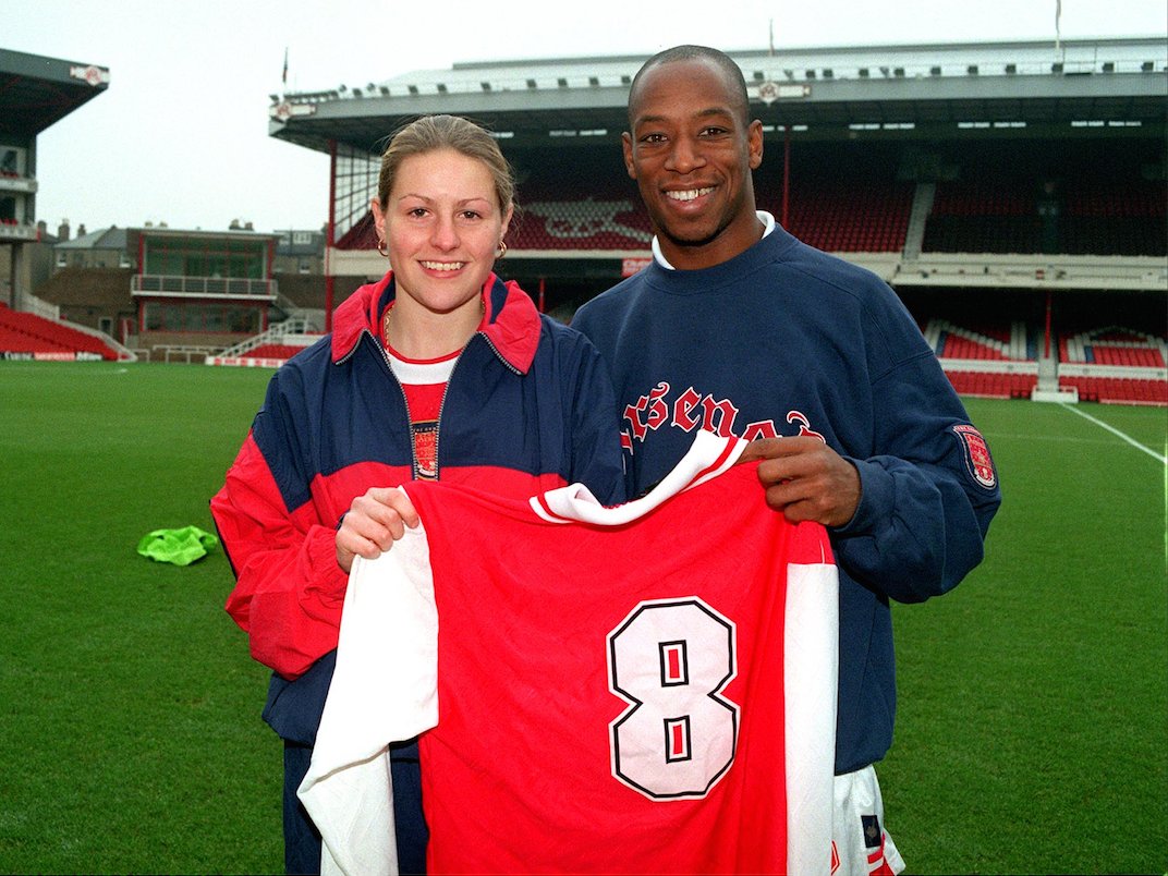 Arsenal's tweet photo. Legends

Thanks for everything @kelly_smith10 

#WeAreTheArsenal 🔴 https://t.co/lBtgMxQfo0
