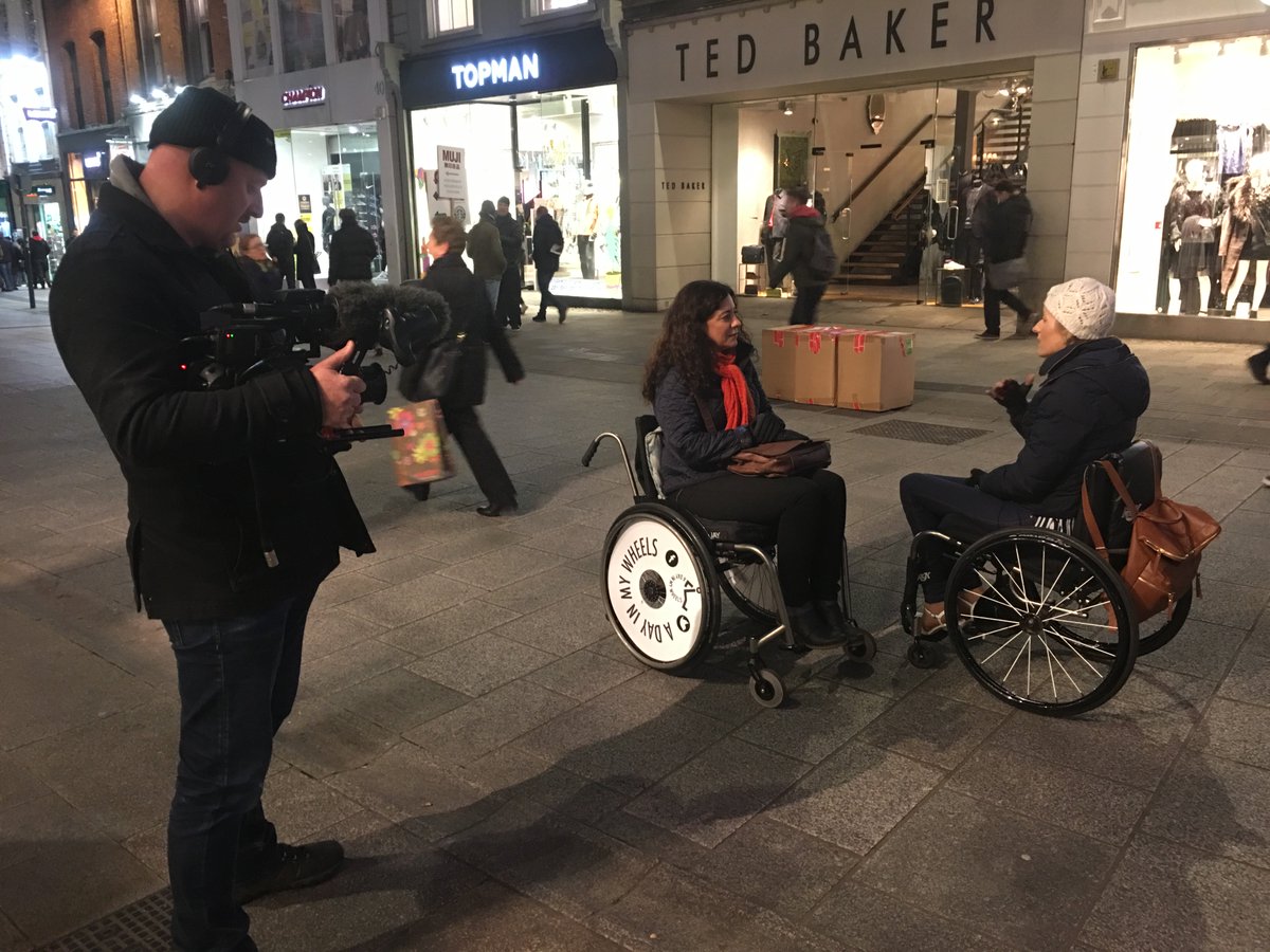 DuicheTG4's tweet photo. Tá Síle ar ais ar an mbóthar san oíche amárach agus í ag tabhairt faoi lá i gcathair rotha. @TG4TV @IrishWheelchair https://t.co/JhTLl1OJqa