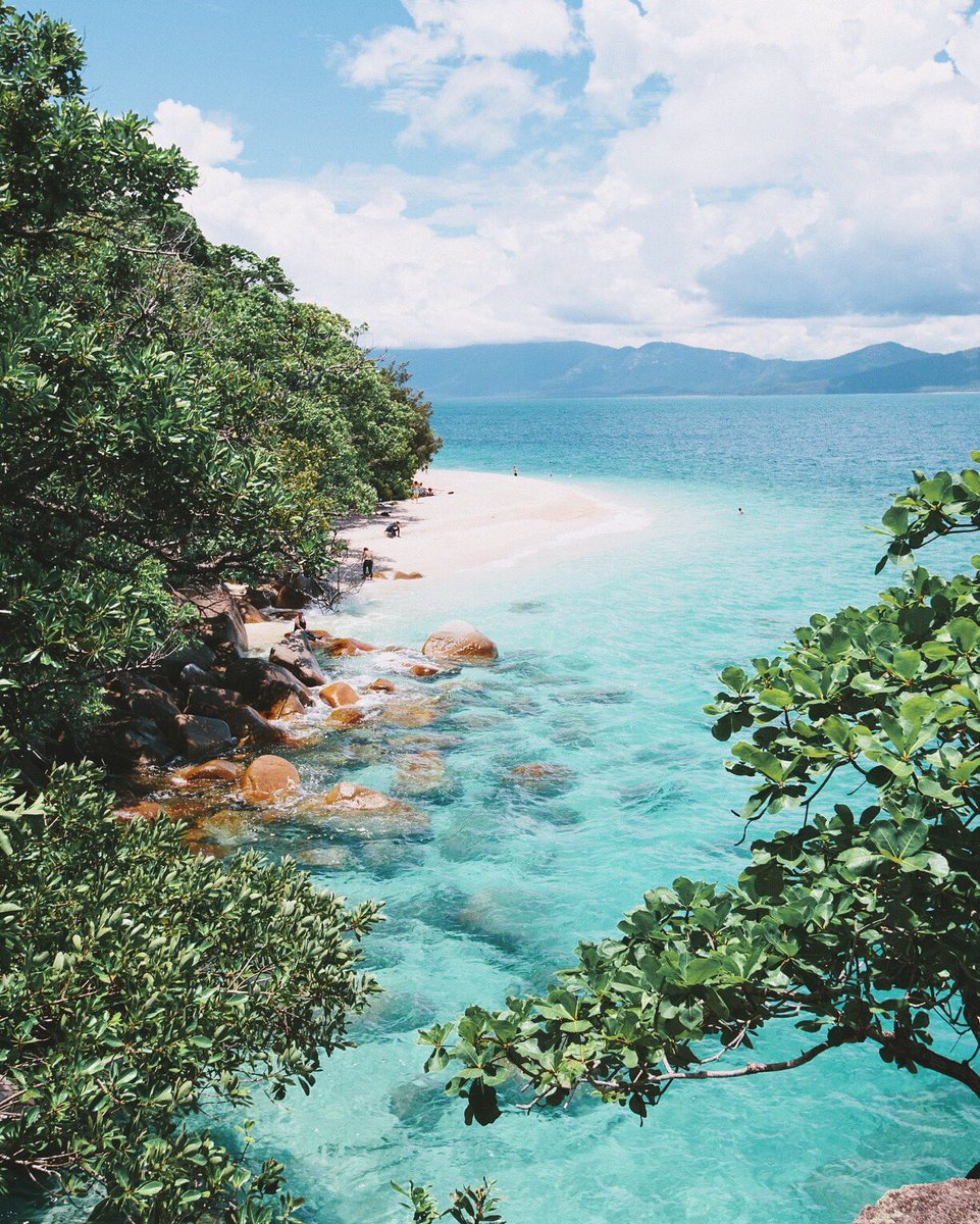I could never get sick of this view 🌊🌾✨ <a href="/CairnsGBR/">Cairns & Great Barrier Reef</a> <a href="/Queensland/">Queensland Australia</a> <a href="/FitzroyIsland/">Fitzroy Island</a> <a href="/Australia/">Australia</a> #seeaustralia