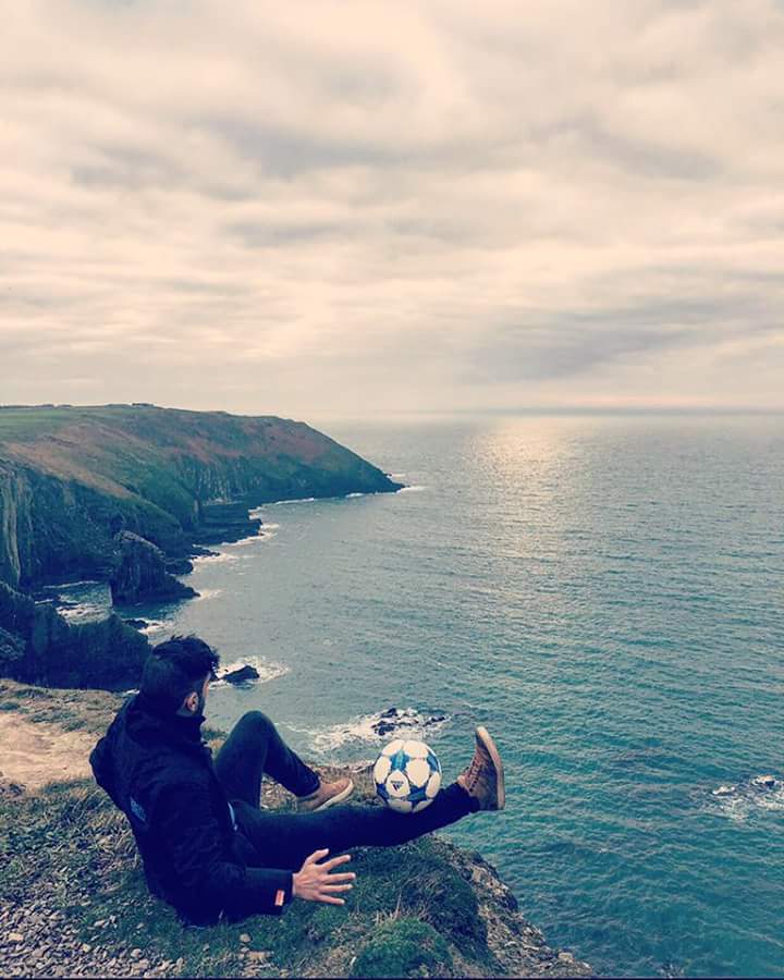 imahnoortariq's tweet photo. A Unique Pakistani Shahrukh Baig
He is an Irish footballer with breathtaking freestyle..☺☺
But Remember
#MadeInPakistan #TalentedPakistani💚 https://t.co/rq3kyZ12sI