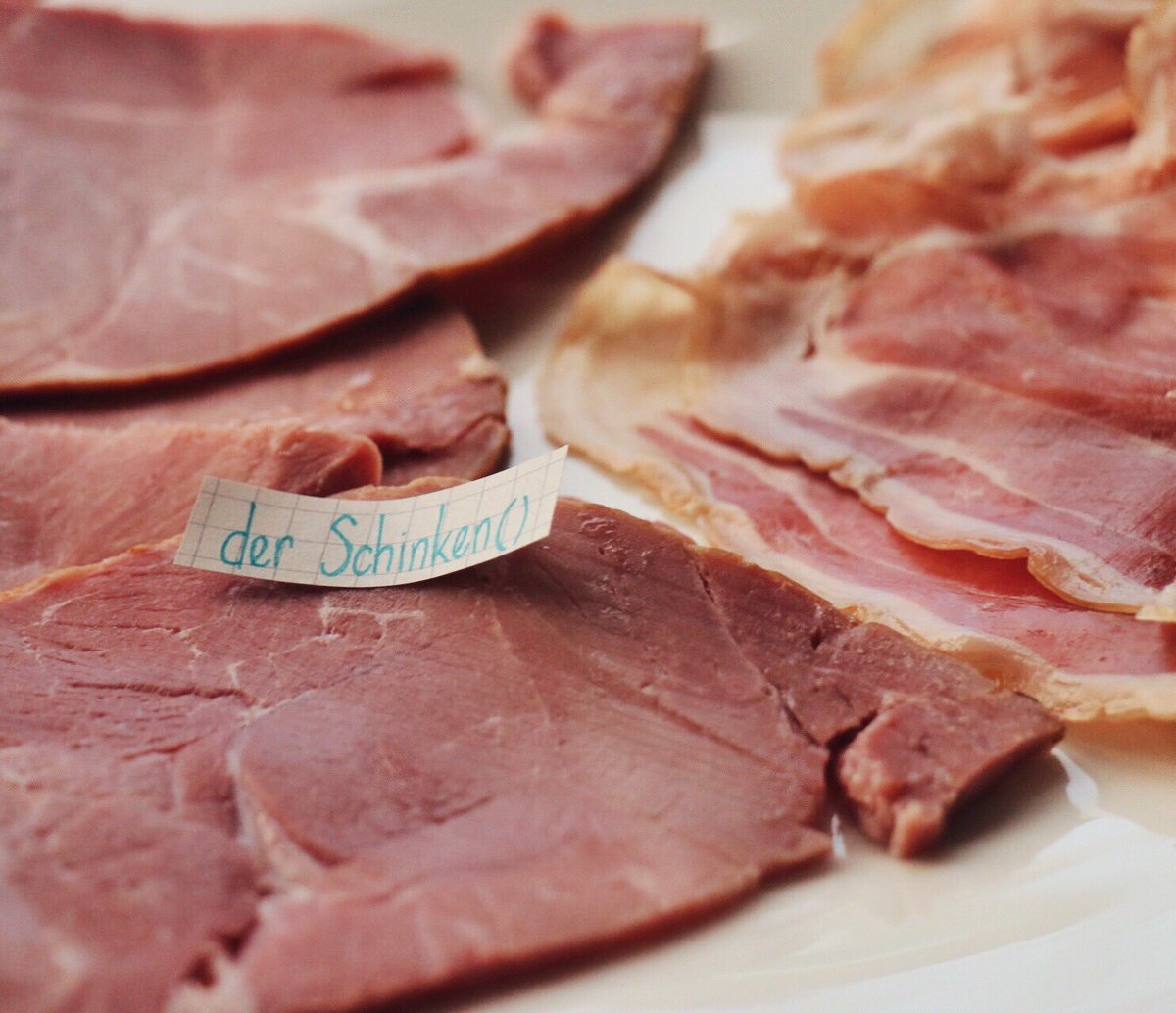 daysofdeutsch's tweet image. The perfect German breakfast: ham, cheese and bread... and maybe a hard-boiled egg. 
der Schinken - ham
#dailydeutsch #learngerman
