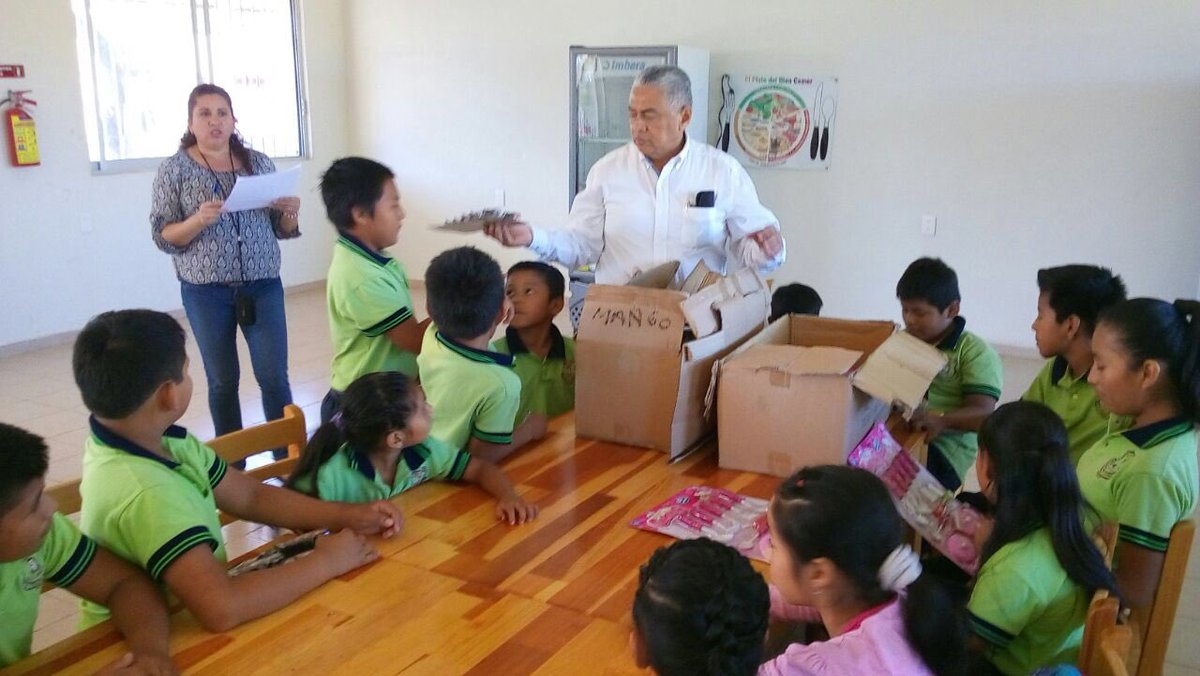 CDI_Tab's tweet photo. Los niños del Comedor del niño indígena de la Col. El Mango en San Carlos Macuspana también recibieron sorpresas Día de Reyes por @YucerPG https://t.co/3CmW4OmfnL