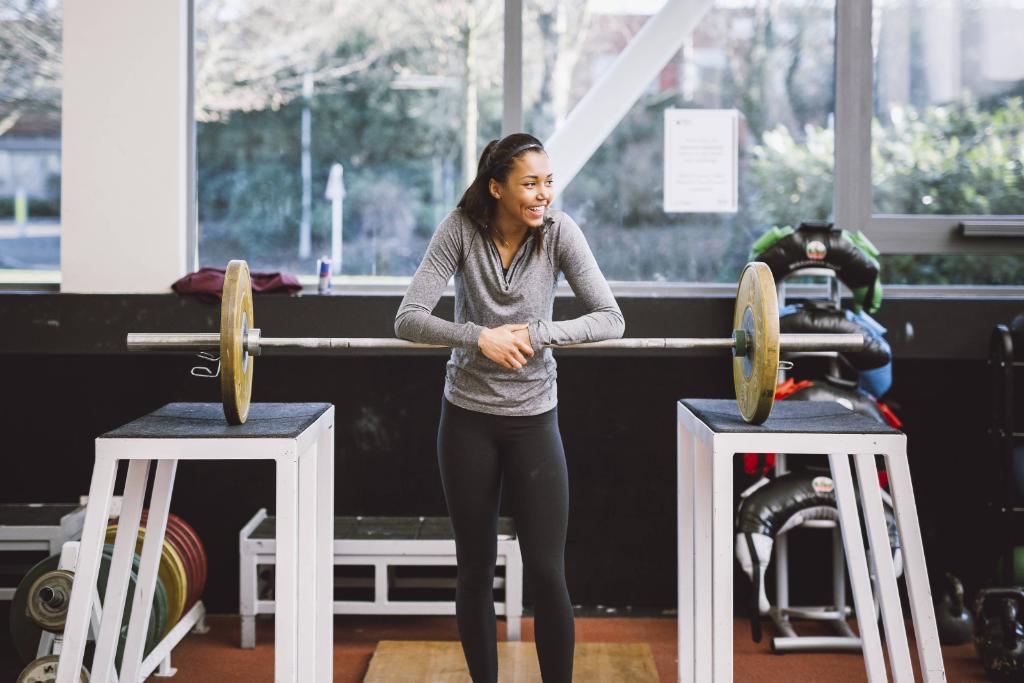 RBContentPool's tweet photo. Portrait images for press of British #trackandfield athlete @Morgan_A_Lake training in London https://t.co/oQbvunmF9x #MorganLake #highjump https://t.co/qmMYza3gHj