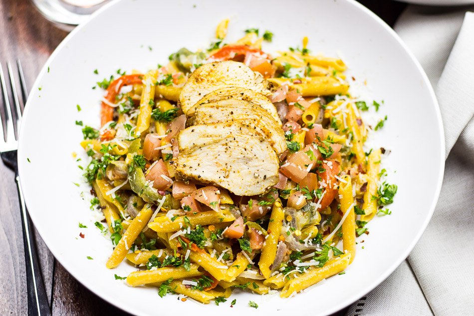 TheGirlonBloor's tweet photo. NEW! I'm back with a delish Gluten-free Cajun Chicken Pasta recipe made with @ChickapeaPasta! #ad #ChooseChickapea https://t.co/zcZfNqdMbU https://t.co/kRo8IRRiC5