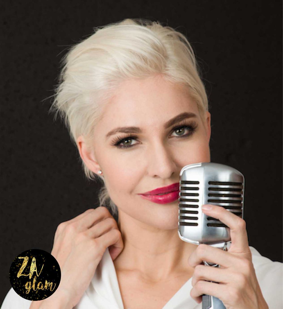 The beautiful Liezel follow her on <a href="/liezelonline/">liezel V</a> #ZAglam #homegrown #proudlysa #presenter #socialite