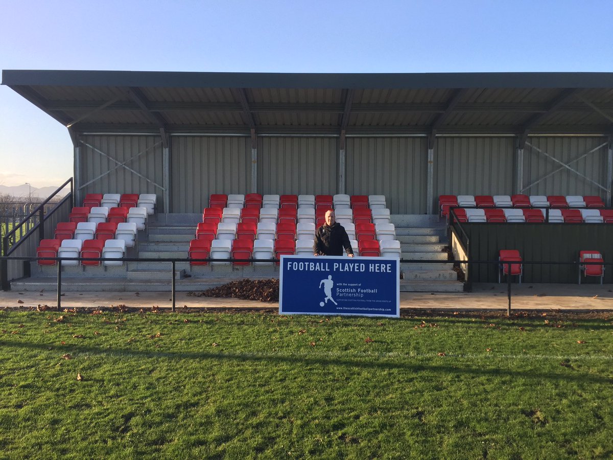 SFP_football's tweet photo. Fantastic visit today  @EasthousesLily following recent Award to support | New Spectator Enclosure| @sfa_southeast @scottishjuniors @midgov https://t.co/dScu2iM2Of