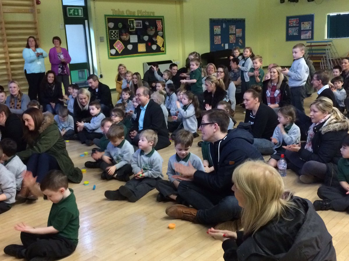 LuntsHeathSch's tweet image. Rec parent open session - ask them to give you a demonstration of #doughdisco and #digitdance 😳