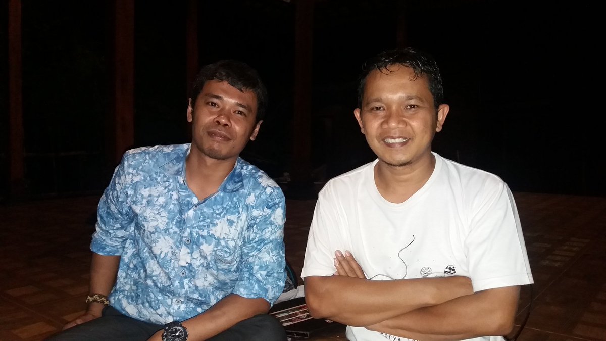 Nganyari Joglo mas <a href="/ariesujito_UGM/">ariesujito UGM</a> ....nyaman untuk diskusi para aktivis