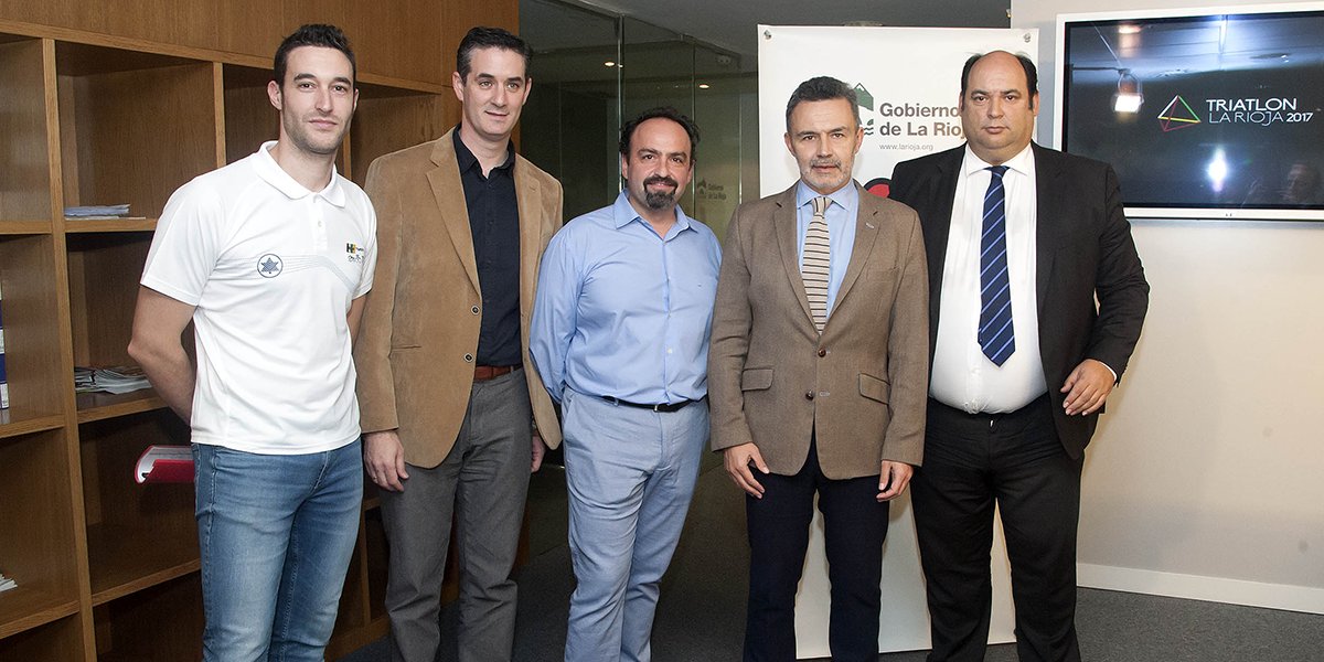 #NOTICIA |#LaRioja acogerá el 17 de junio la 1º edición de La Rioja Triatlón ow.ly/HPN0307TF7O <a href="/Rioja_Triatlon/">Club Rioja Triatlón</a> <a href="/riojadeporte/">La Rioja Deporte</a>